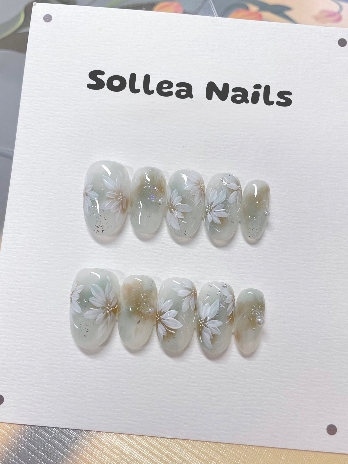 Daisy Veil Nails