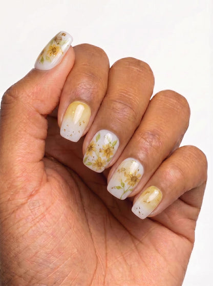 Aureline Flora Nails