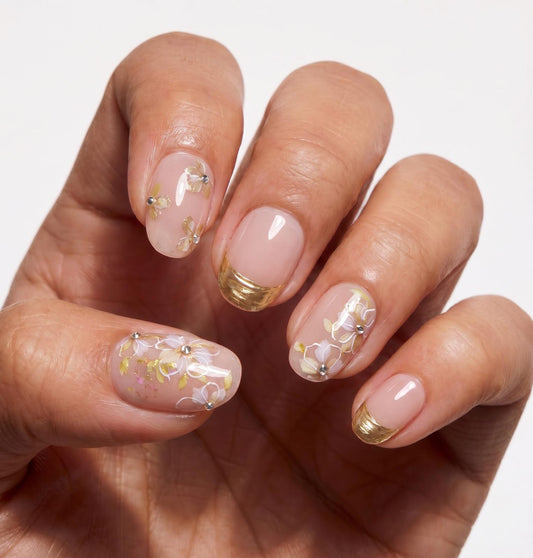 Delicate Bloomflare Nails
