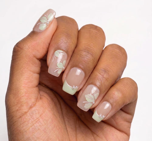 Bloomed in Mint Nails
