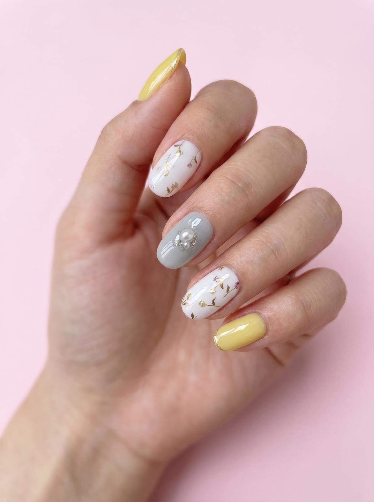 Amber Petal Aura