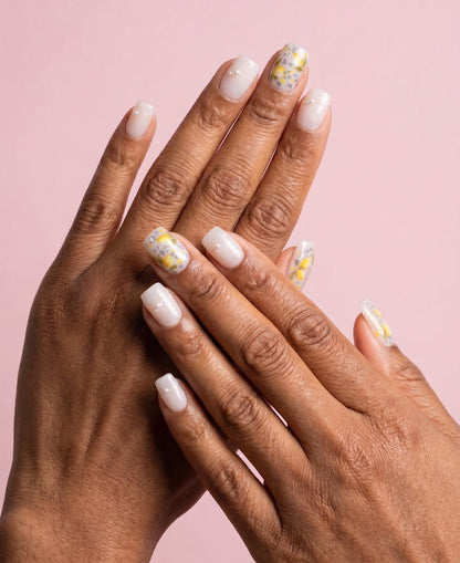 Aura Pearlset Nails