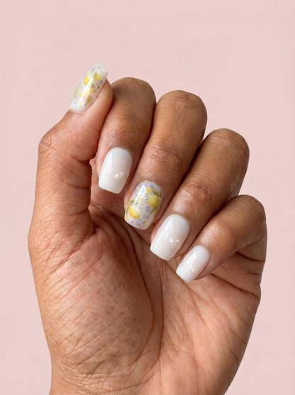 Aura Pearlset Nails