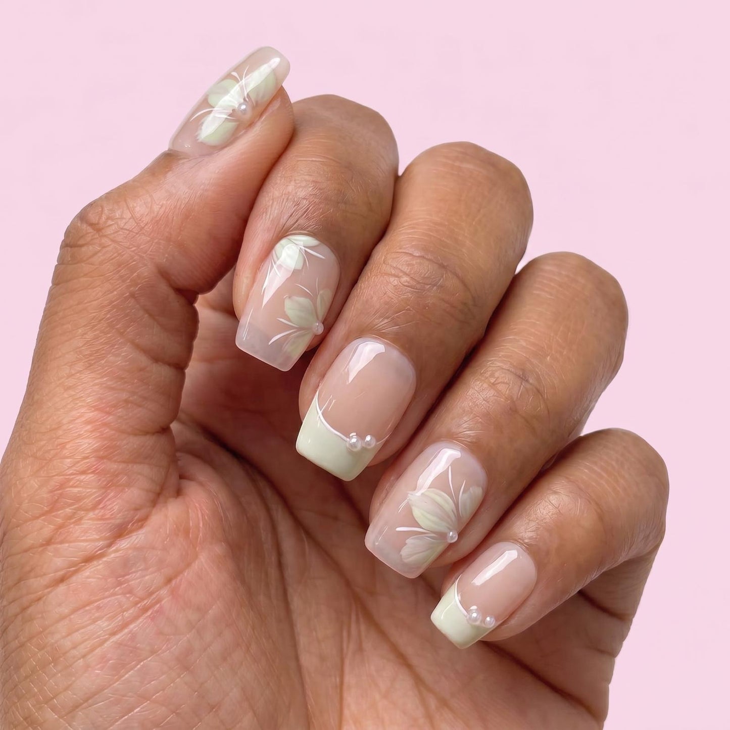 Bloomed in Mint Nails