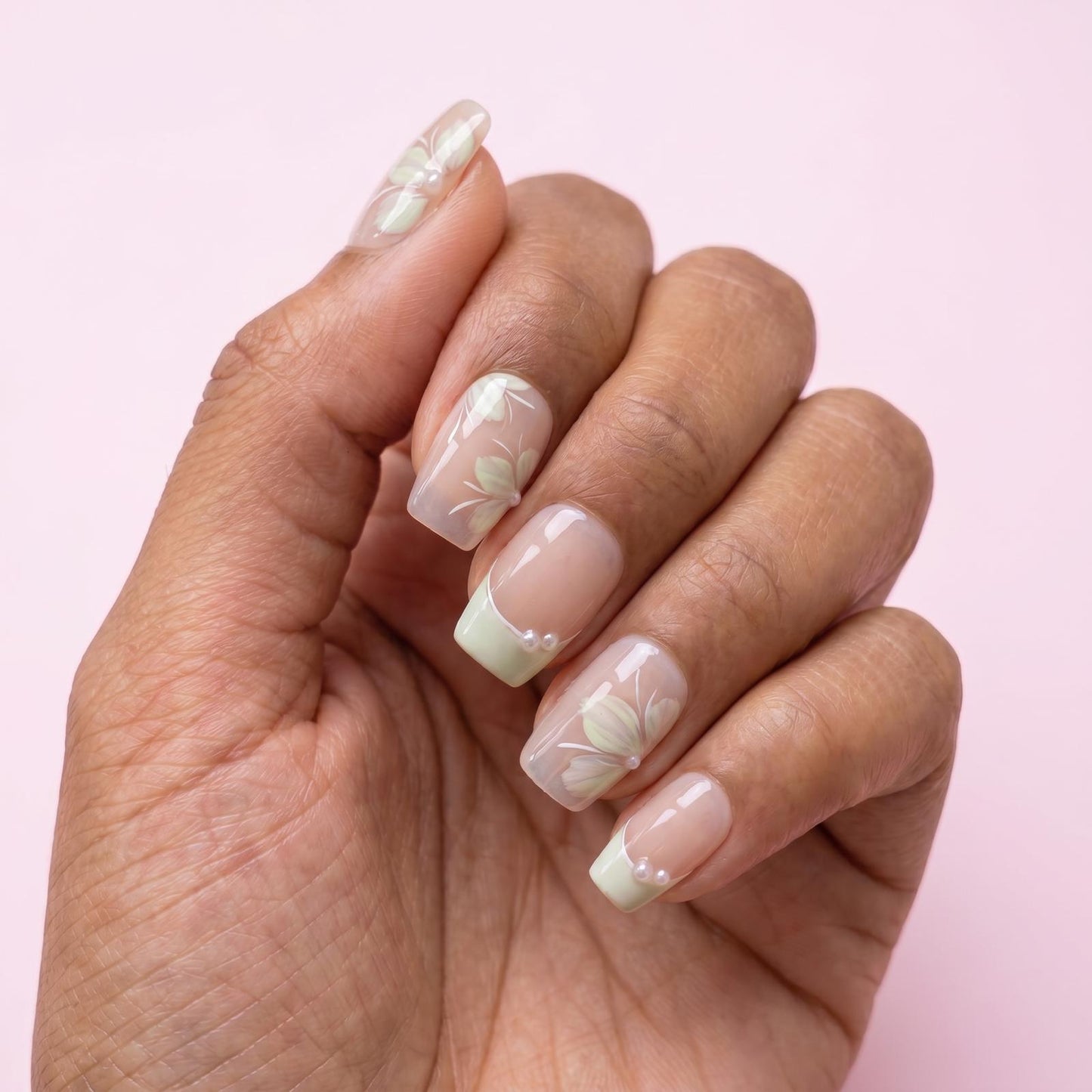 Bloomed in Mint Nails