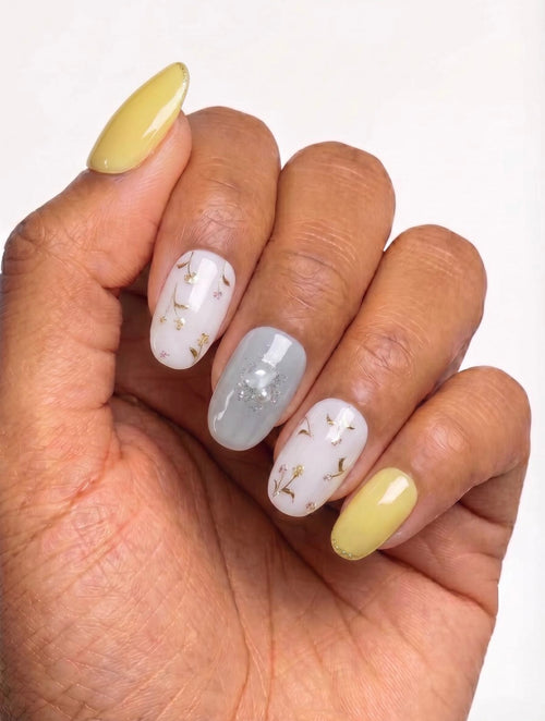 Amber Petal Aura
